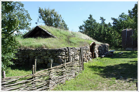 Stavgards järnåldersby - foto: Bernt Enderborg