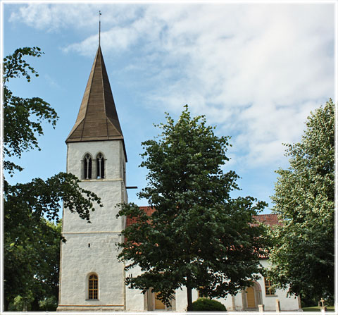 Eke kyrka - foto: Bernt Enderborg