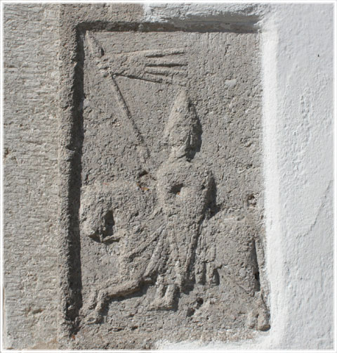 Halla kyrka, Gotland, fris, riddare