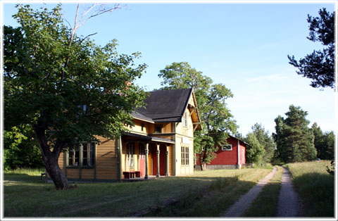 Buttle järnvägsstation - foto: Bernt Enderborg