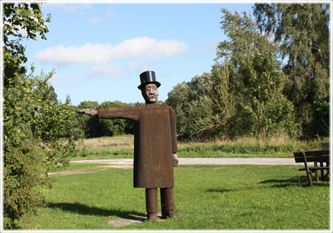 Gotland, Jätten Edman i Burs - en stor kille - foto: Bernt Enderborg