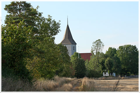 Viklau kyrka