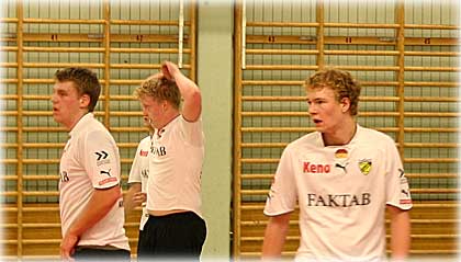 En skojig handbollsmatch - foto: Bernt Enderborg