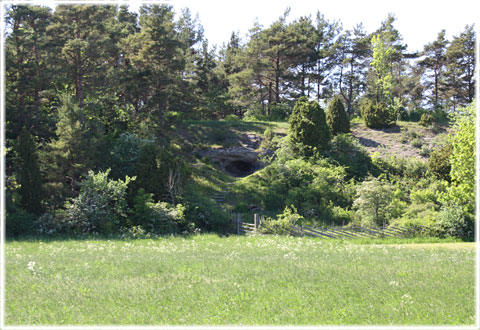 Godugn - stenåldersgrotta - foto: Bernt Enderborg