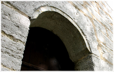 Den gamla portalen i Halla